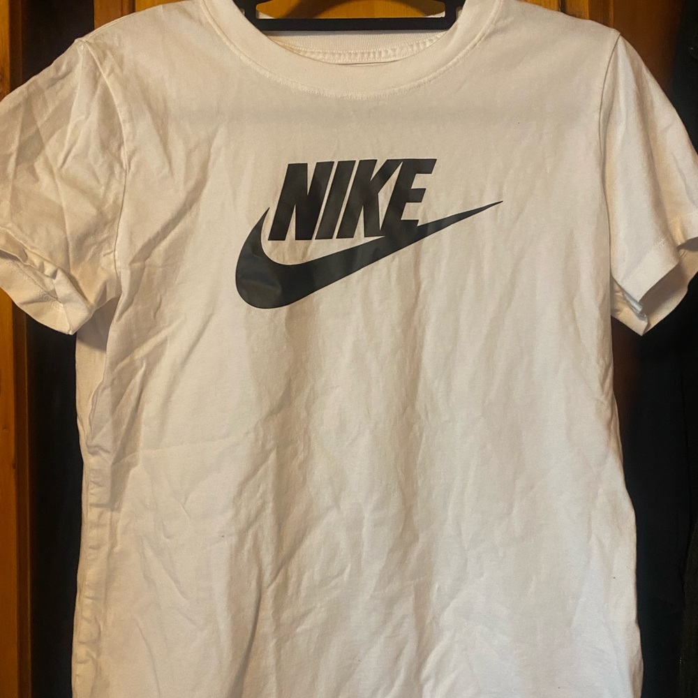 Womens Nike Tee